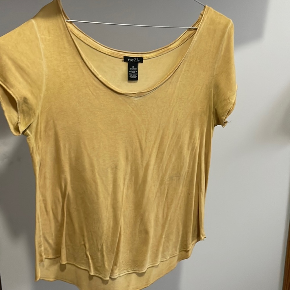 Yellow short sleeve